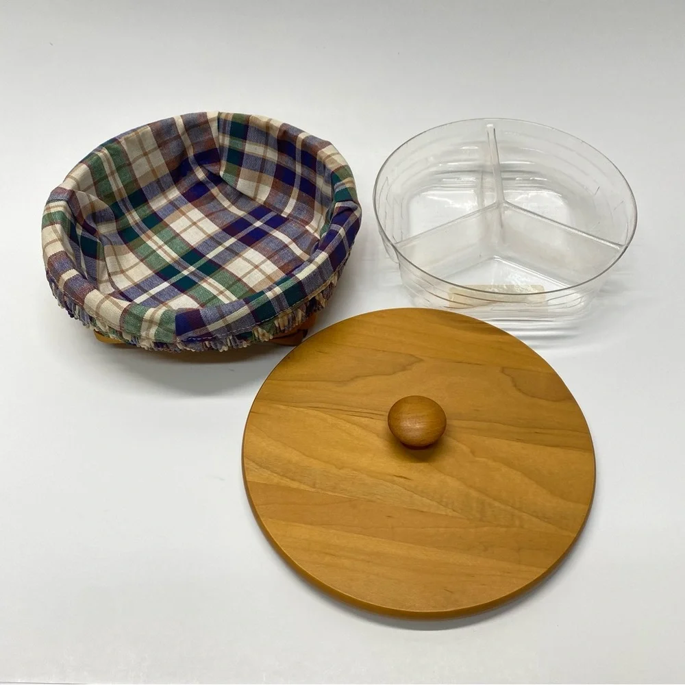 Longaberger Basket W/ Lid Plastic Liner & Plaid Cloth Liner 7.5 inches Across
